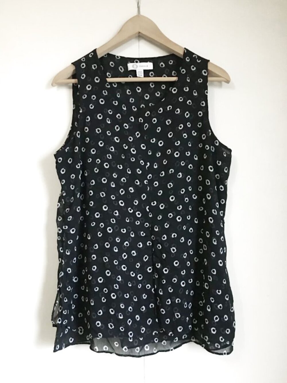 Christina B Black and White Ring Sleeveless Layered Front & Side Slit Top M